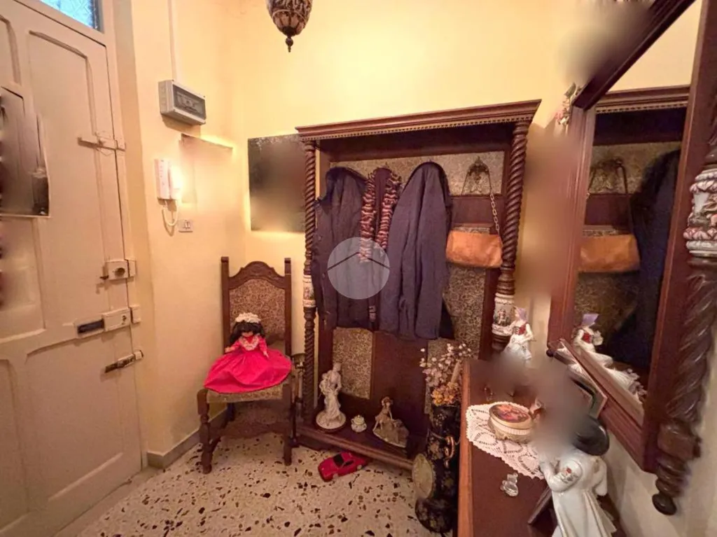 Esik - Twin-Storey Apartment with Balcony in Palermo