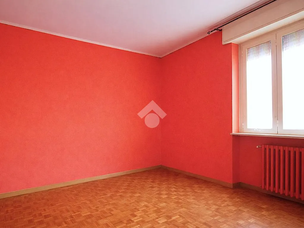Rooms - Central 4-Bed Apartment with Balcony in Cossato