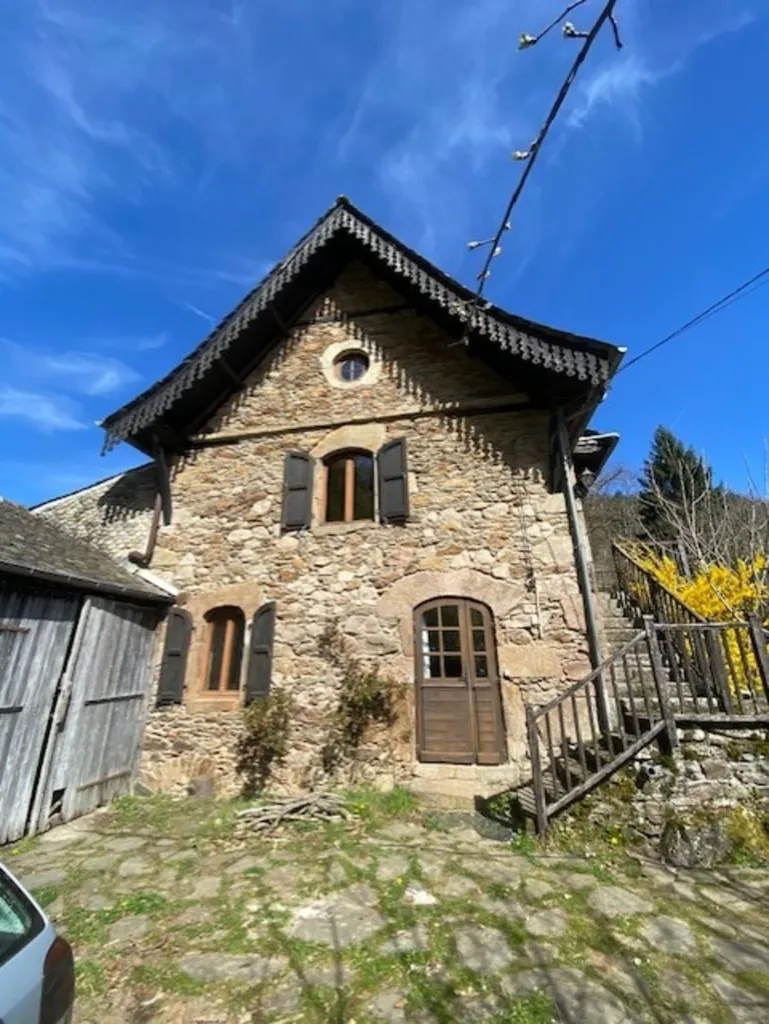 Extérieur - Moulin Auvergnat avec Piscine près d'Aurillac