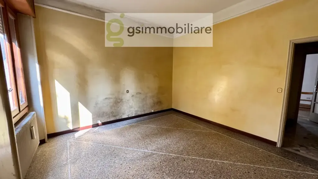 Spacious Apartment with Garden View in Brescia