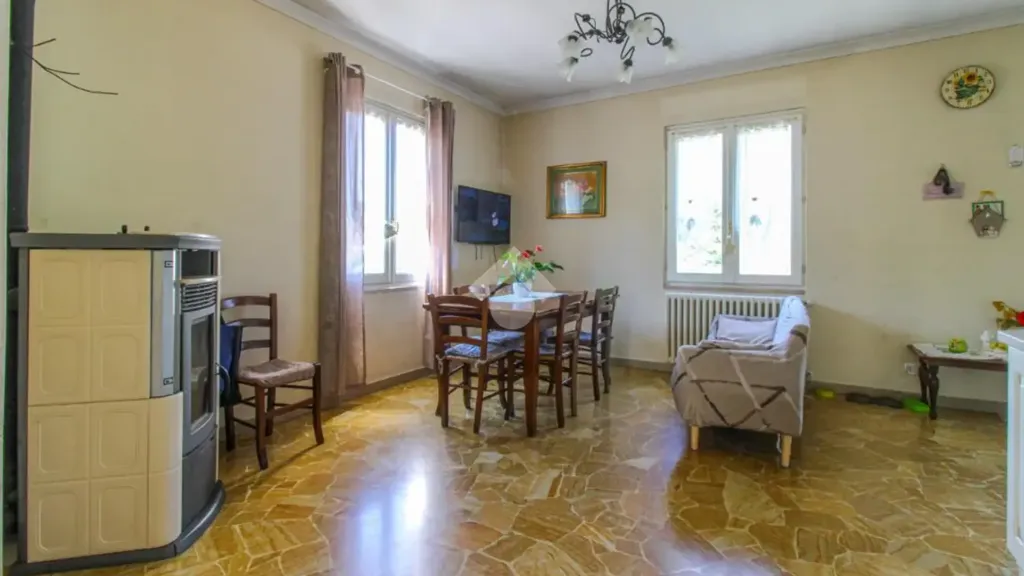 Söögituba - Bifamiliar Villa with Garden in Barghe