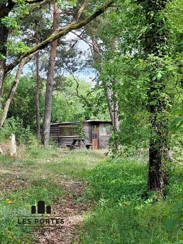 Maa asukohas Bouville