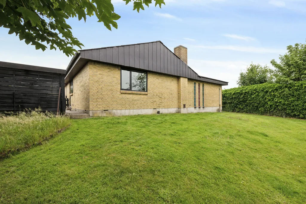 Exterior - Maintained Family Villa in Viborg