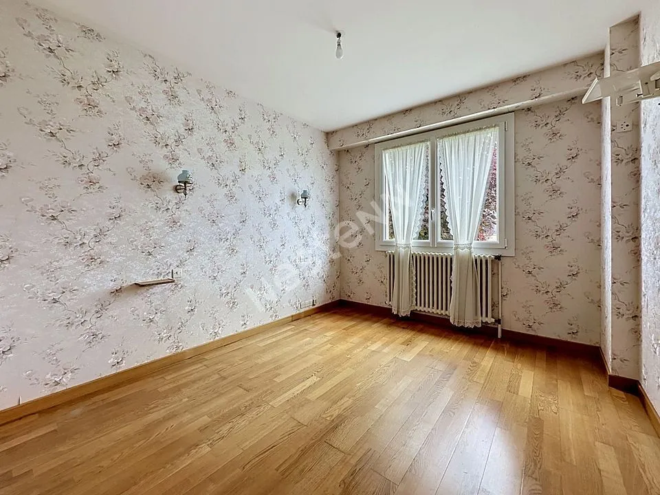 Bedrooms - 1973 House with Garden in Mesanger