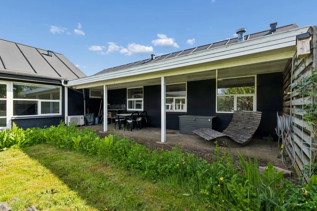 Aed - Villa with Office Space in Odense