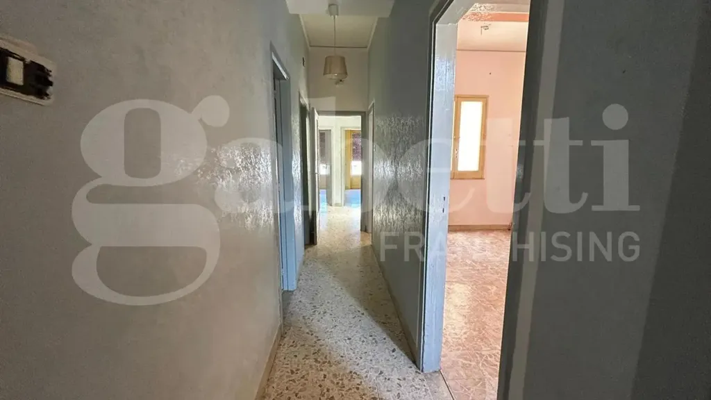 Entrée - Bright Apartment with Balcony in Messina