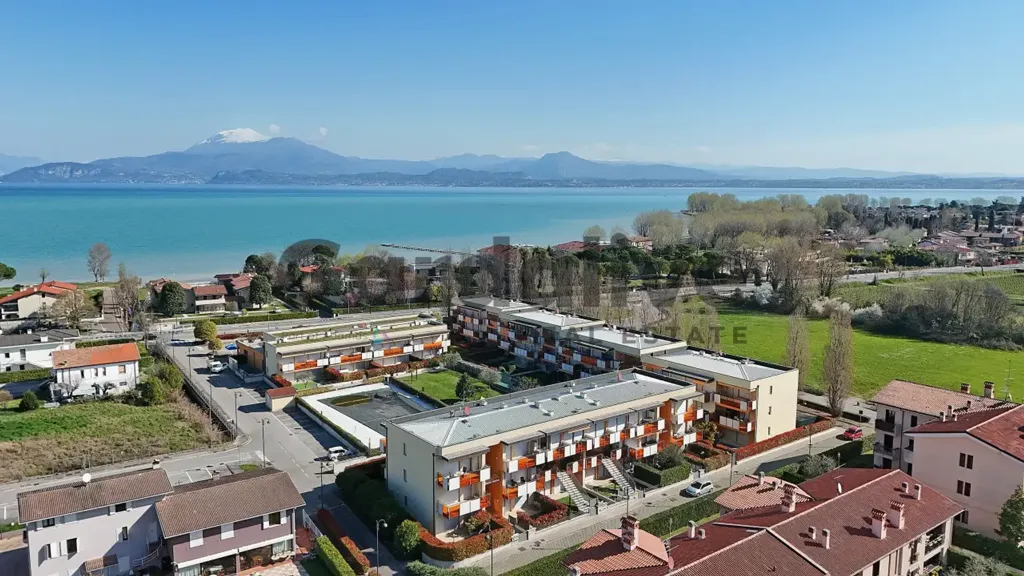 Trilocale with Lake View in Sirmione