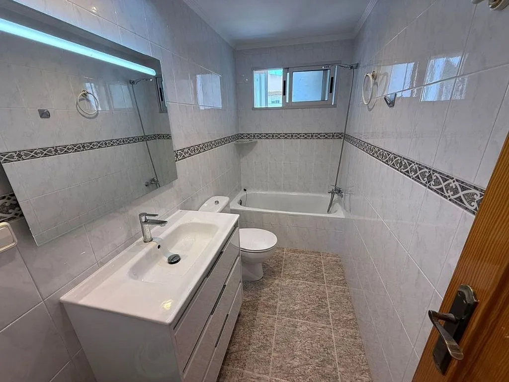 Vannitoad - Apartment with Balcony in Raval, Valencia