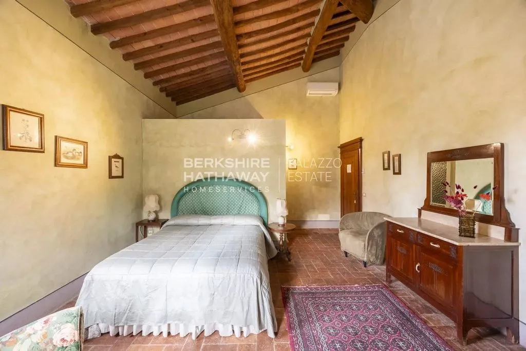 18th Century Villa with Pools in Palaia