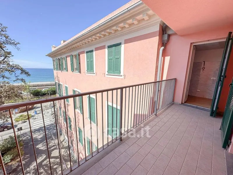 Rõdu - Triplex with Sea View in Lavagna
