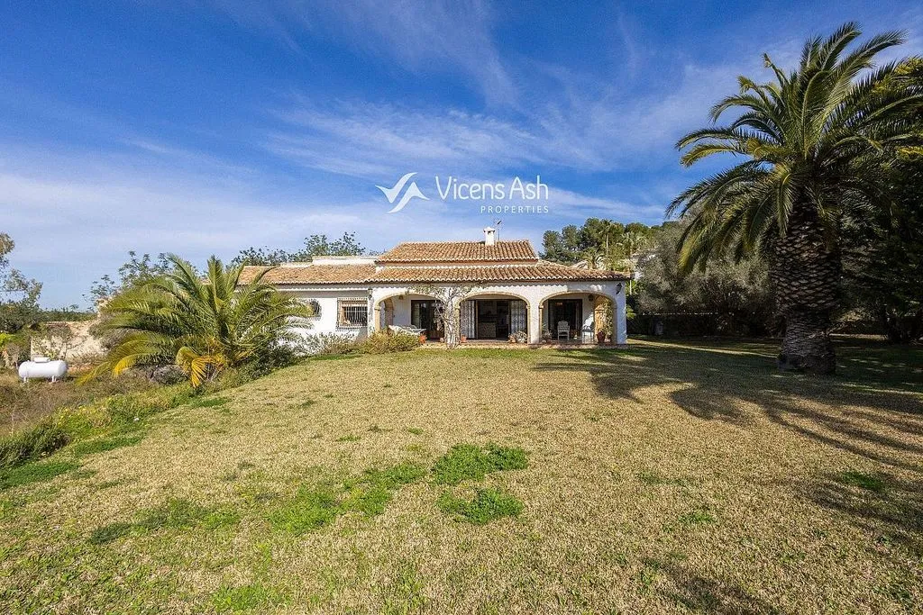 Garden - Villa with Pool and Terrace in Jávea
