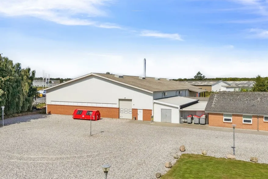 Välivaade - Warehouse with Office in Southern Randers