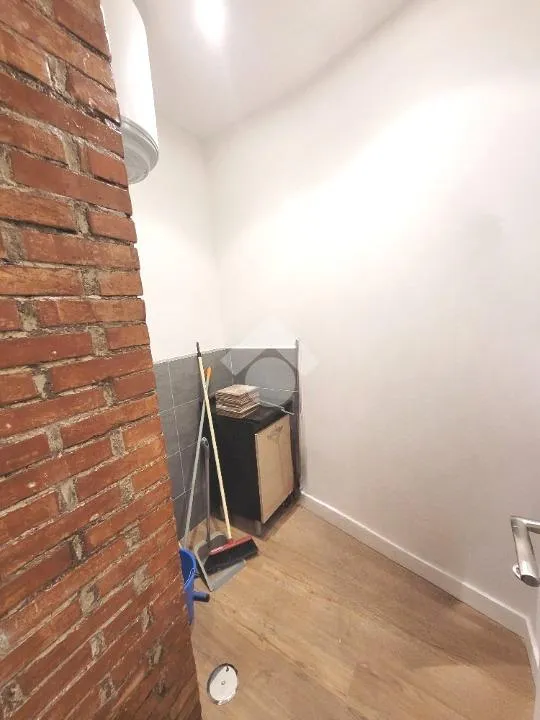 Pièces - Restored 2-Bedroom Apartment in Naples