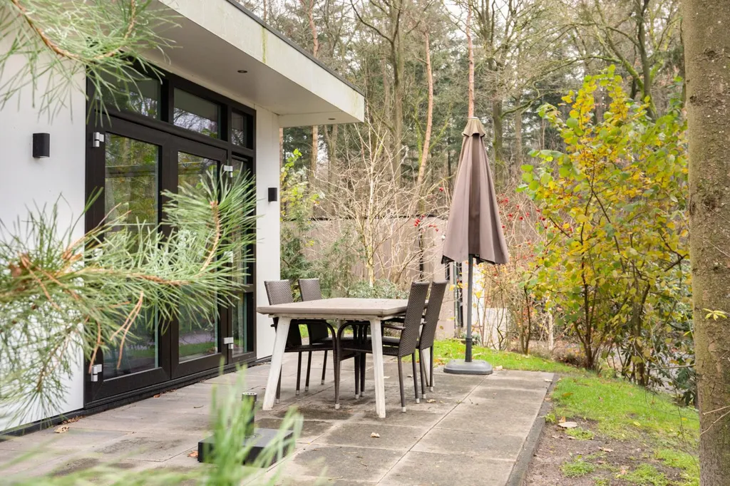 Terrasse - Modern Chalet with Garden in Lunteren