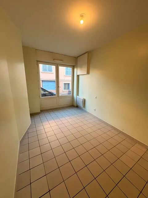 Pièces - Appartement 2 Pièces en RDC près des Commodités à Lyon
