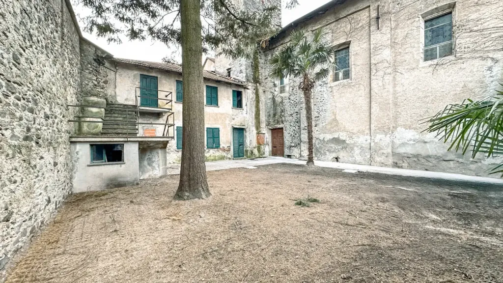 Aed - Rustic Monastery Apartment with Lake View in Cannobio