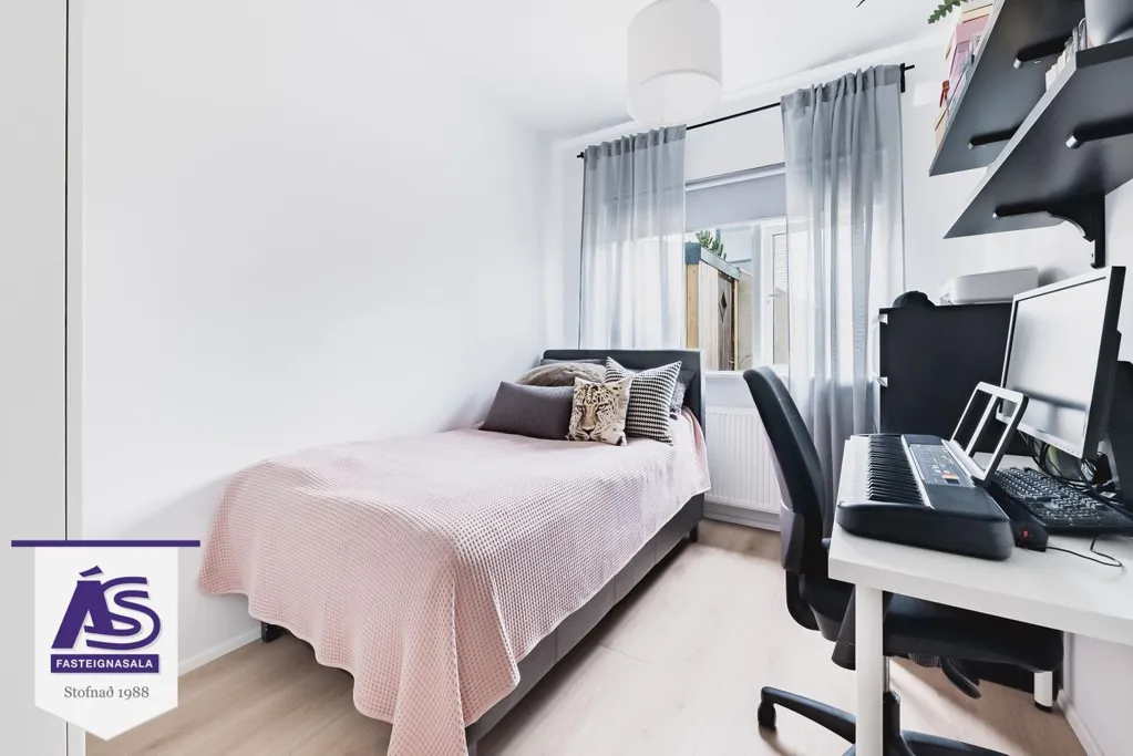 Camere da letto - Newly Built Duplex with Garden in Skarðshlíð