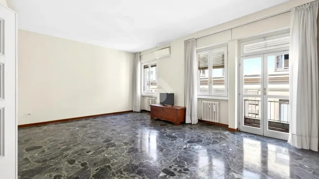 Soggiorno - Spacious Apartment with Balcony in Brescia