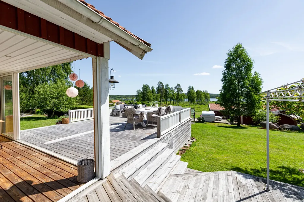 Terrazza - Holiday Home with Lake View in Jönköping