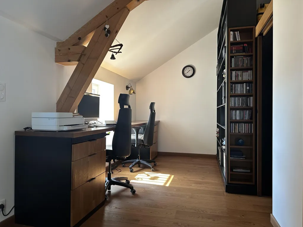Bureau - Maison Authentique avec Grand Terrain à Beauregard-Vendon