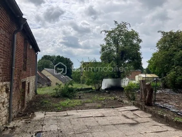 Jardin - Maison à Rénover dans Village Calme à Leuze