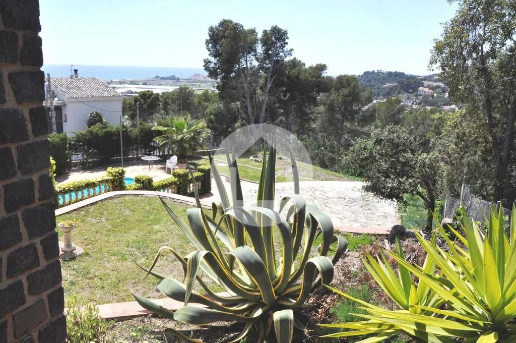 Jardin - Luxury Villa with Pool in Santa Susanna