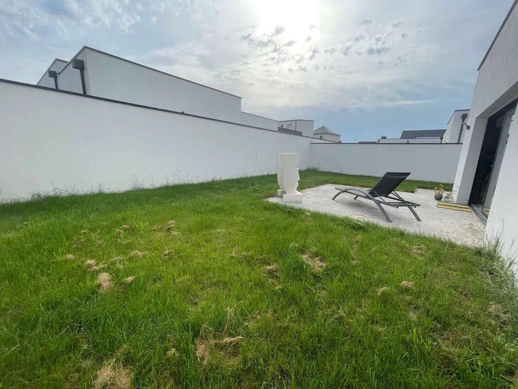 Aed - Contemporary Ground Floor House in Pommeret