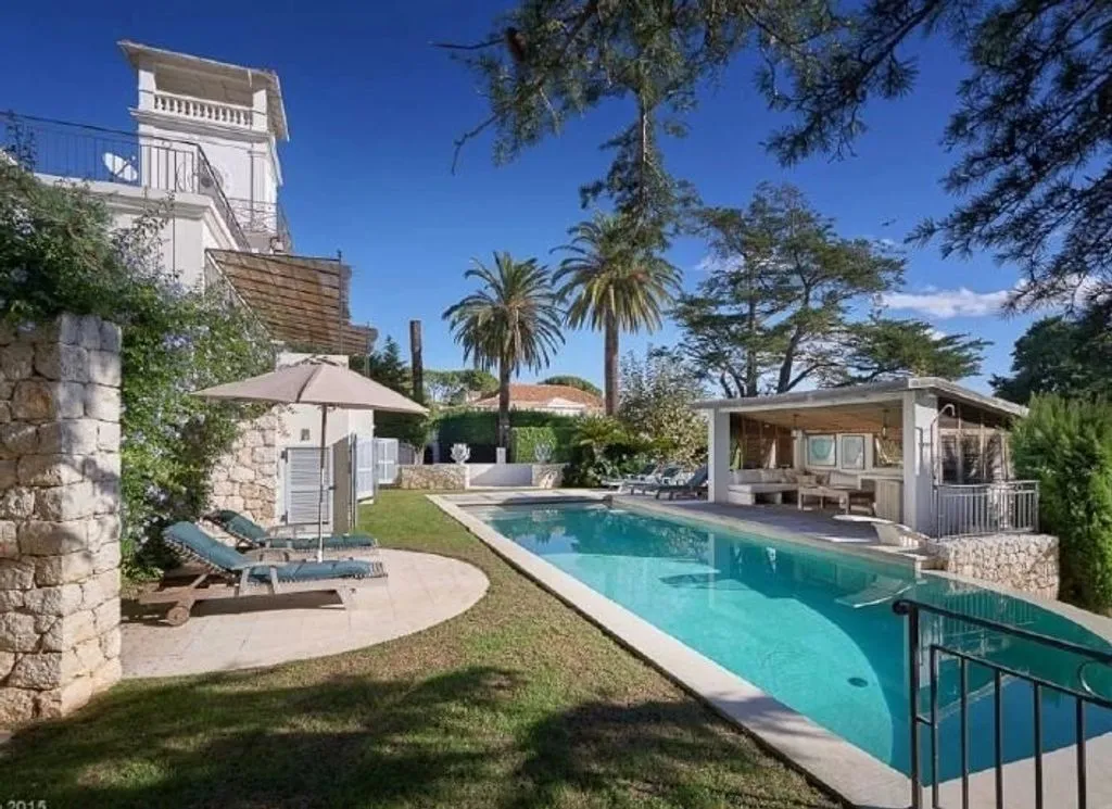 Pool - Luxury Villa with Pool in Antibes