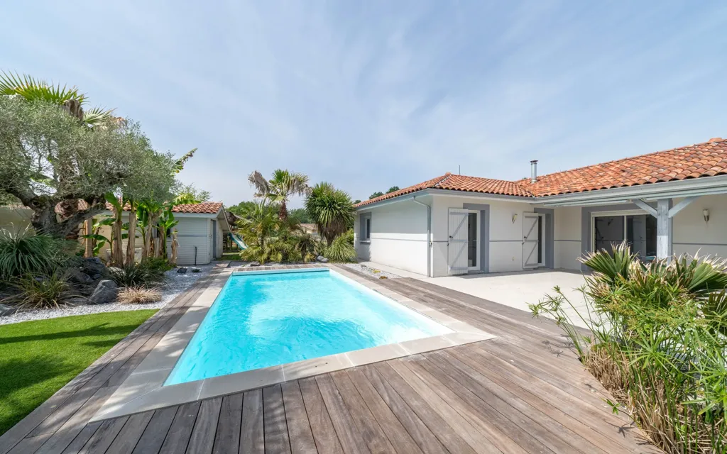Piscina - Modern House with Pool in Liposthey