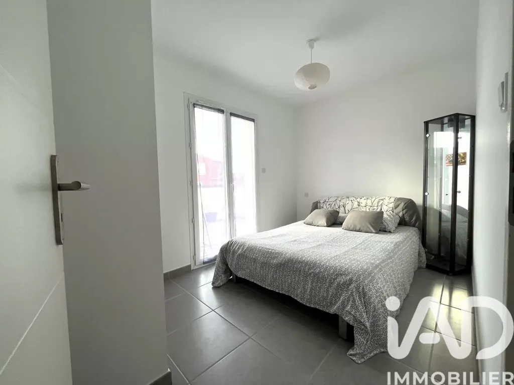 Magamistoad - Flat-Roofed Villa with Pool Potential in Autignac