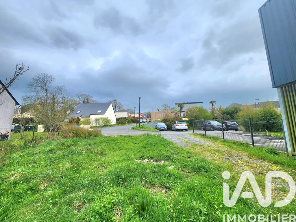 Aed - Buildable Plot with Tree View in Bain-de-Bretagne