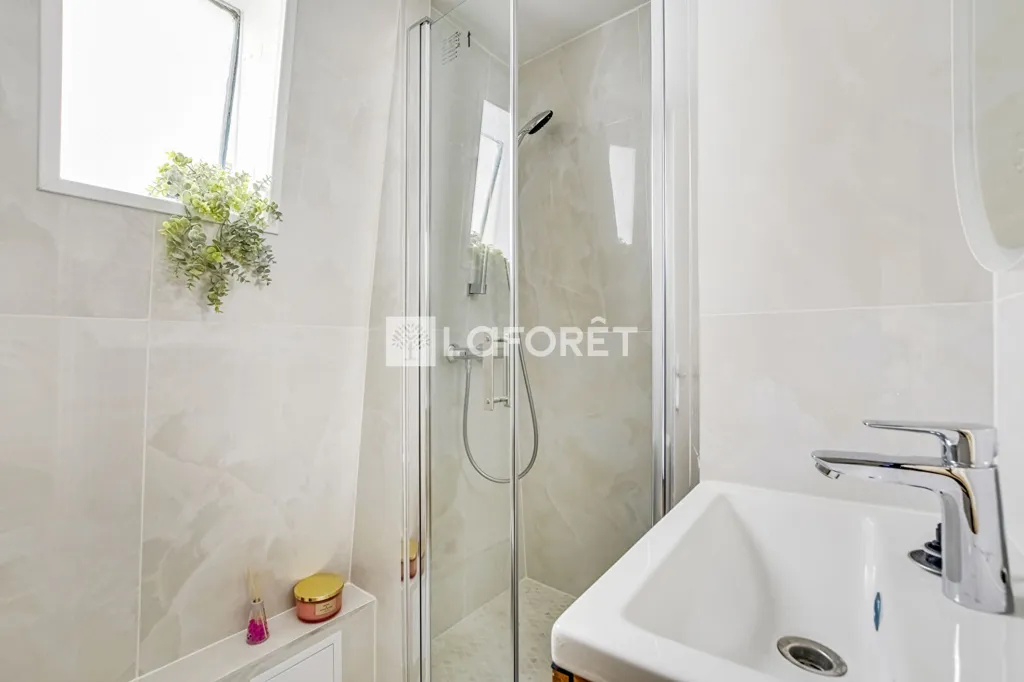 Vannitoad - Renovated 2-Bedroom Flat in Paris 14th