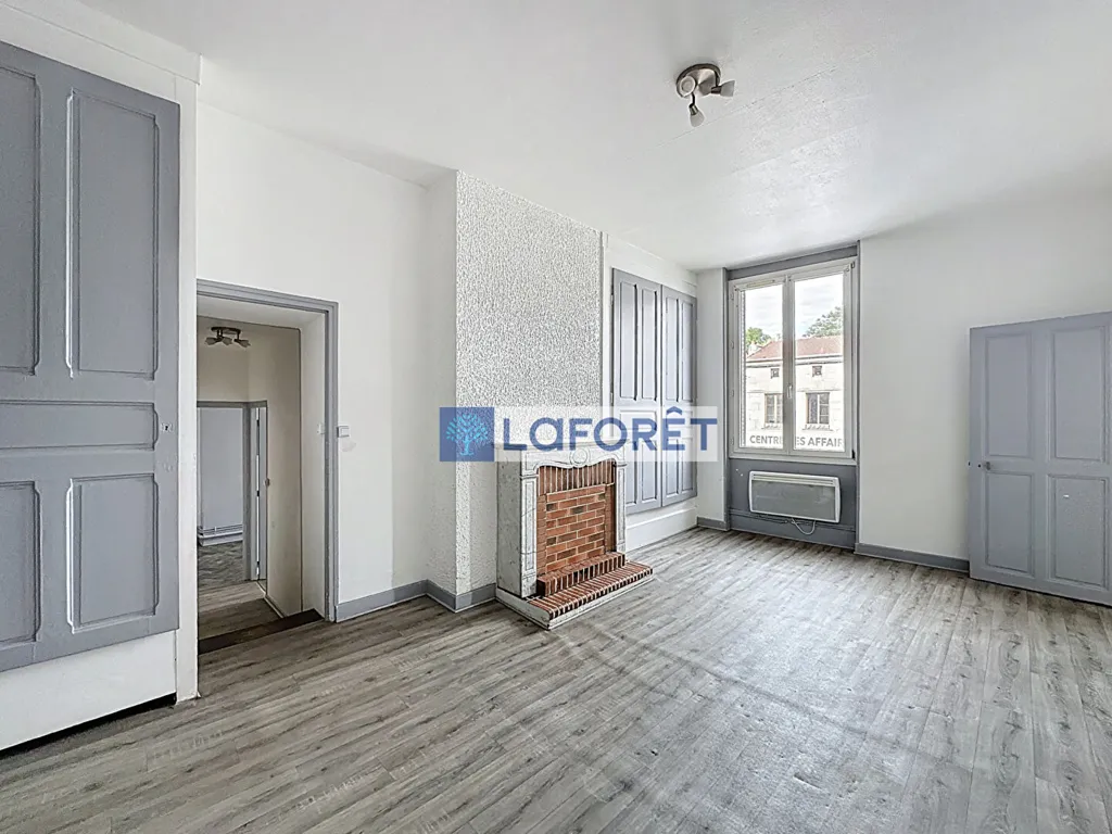 Living Room - Apartment with City Centre Location in Saint-Dizier