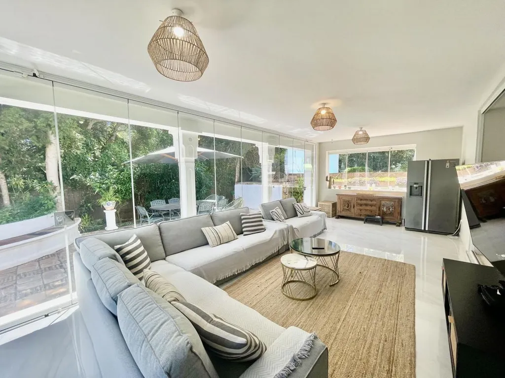 Séjour - Beachside Villa with Woodland Access in Sotogrande