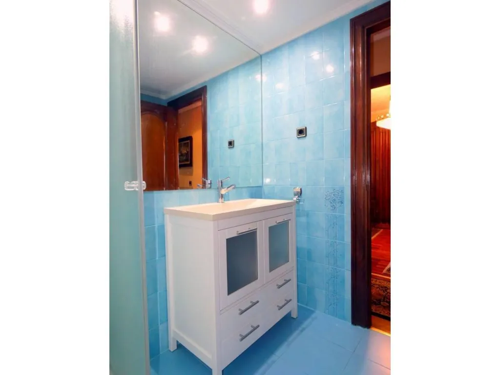 Vannitoad - Flat with Garage in Calle de Karmelo
