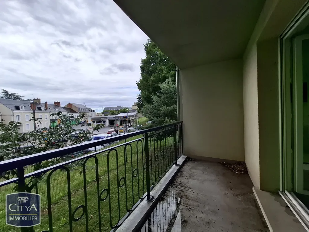 Rõdu - Modern Flat with Balcony in Vierzon