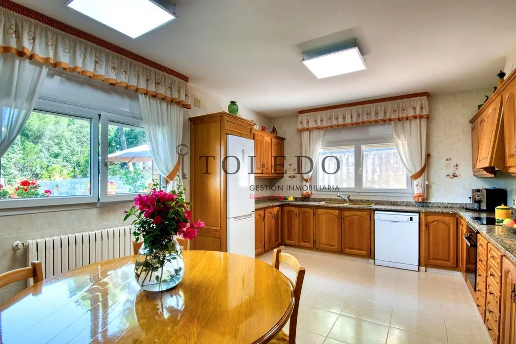 Cuisine - Luxury Villa with Pool in Santa Cristina d'Aro