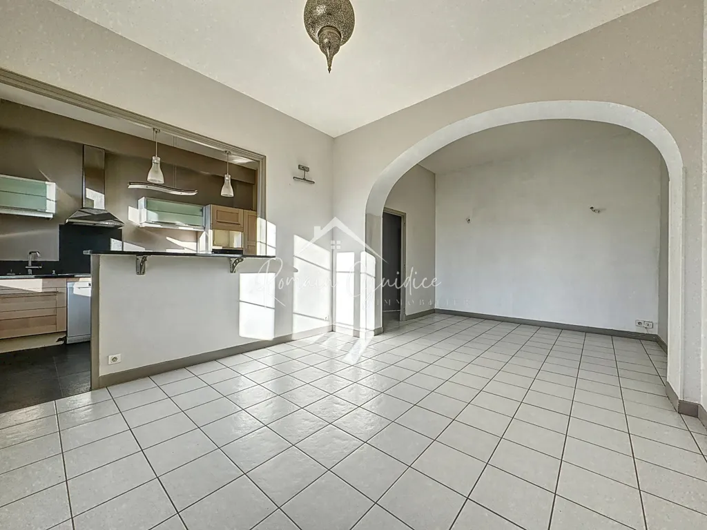 Elutuba - Type 3 Apartment with Balcony in Millau