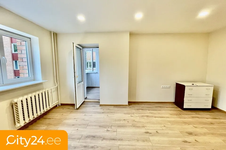 Rooms - Renovated Flat with Balcony in Narva