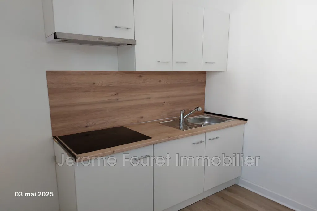 Cuisine - Appartement Rénové 3 Pièces en Centre-Ville à Égletons