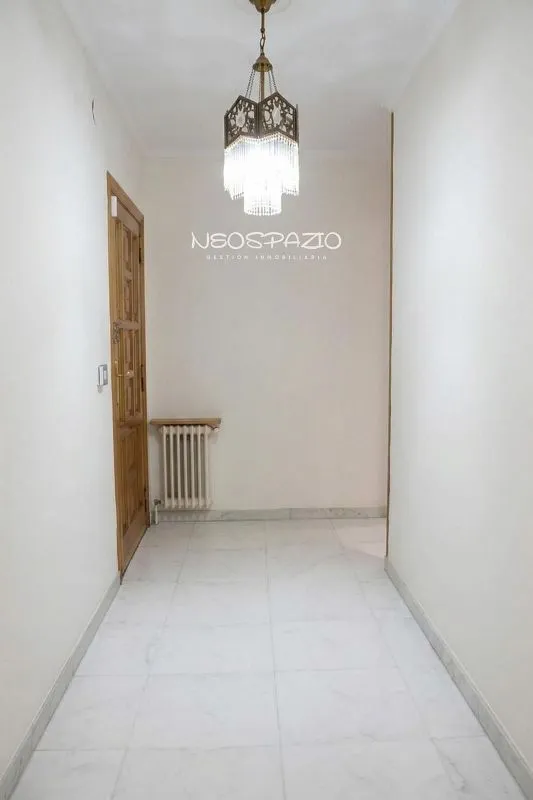 Esik - Bright Apartment with Terrace in Lugo
