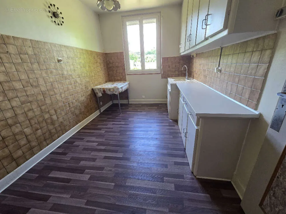 Cuisine - Maison avec Vue sur le Château d'Hautefort à Excideuil