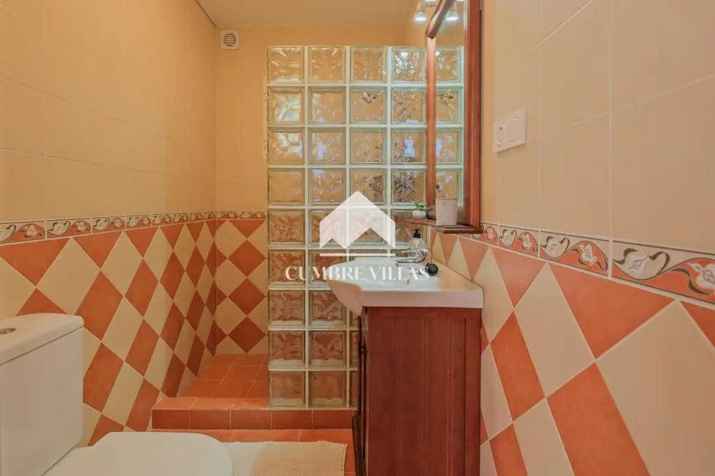 Bathrooms - Renovated Villa with Pool in Cotobro, Almuñécar
