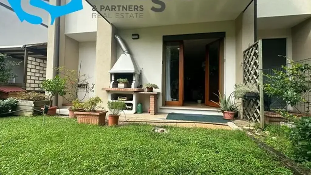 Terrace - Semi-detached House with Garden in Treviso