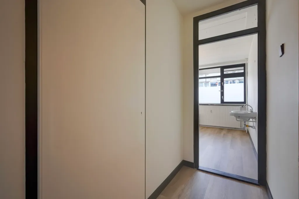 Entrée - 5-Bedroom Gallery Flat with Balcony in Leidschendam