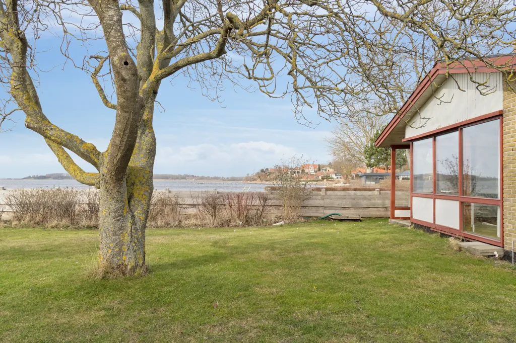 Giardino - Villa with Waterfront Access in Roskilde
