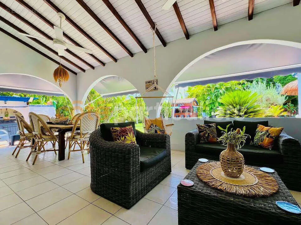 Terrass - Furnished House with Pool in Saint-François