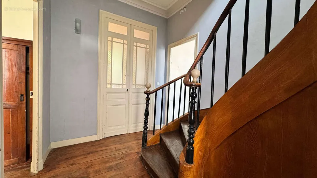 9-toaline korter asukohas Perigueux