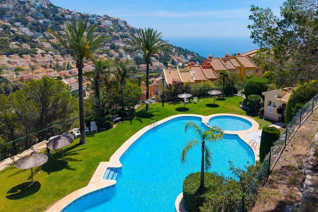 Bassein - Terraced House with Pool in Mascarat