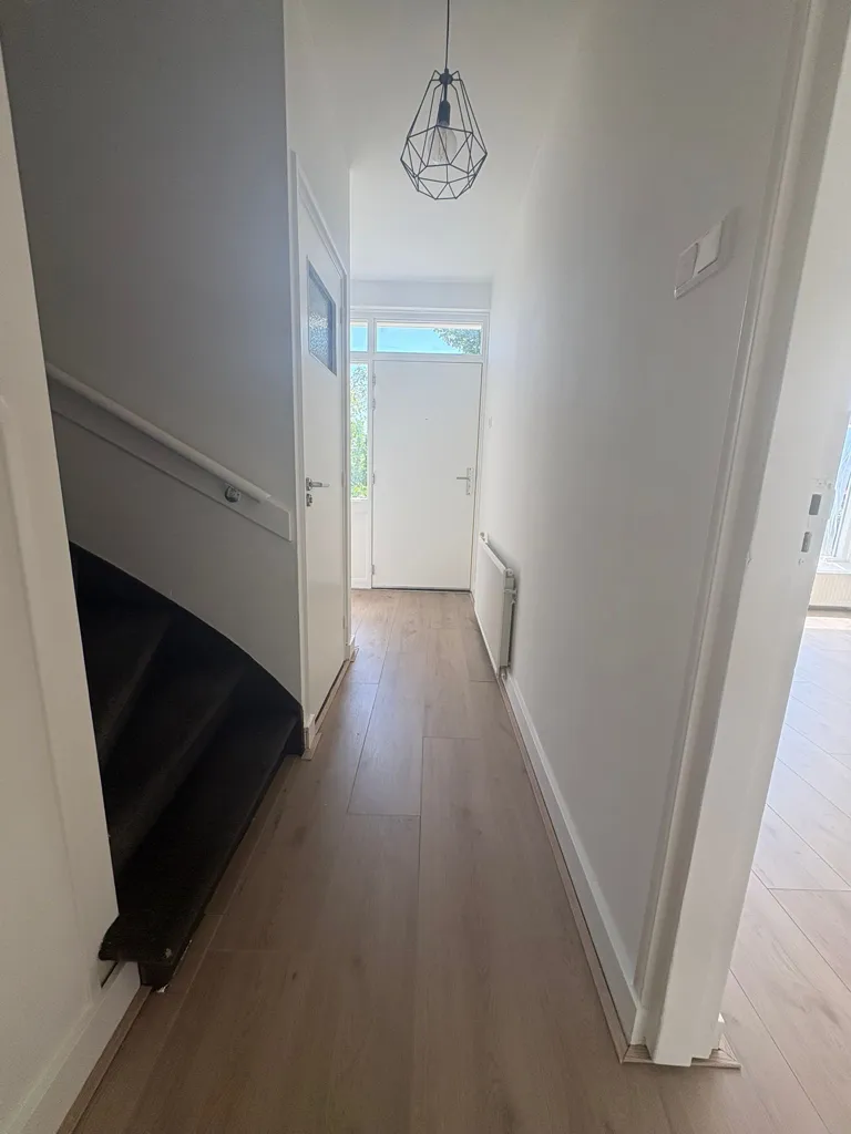 Esik - Partially Renovated House with Garden in Eindhoven